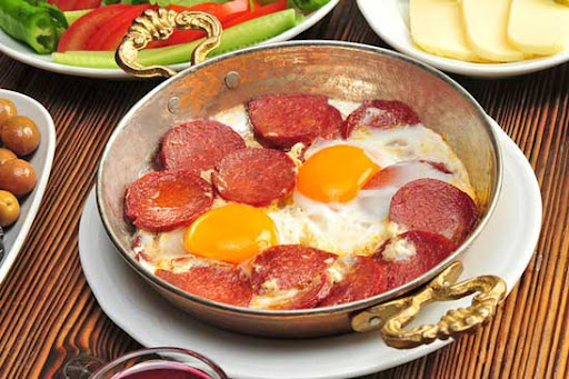 Sucuklu Omlet